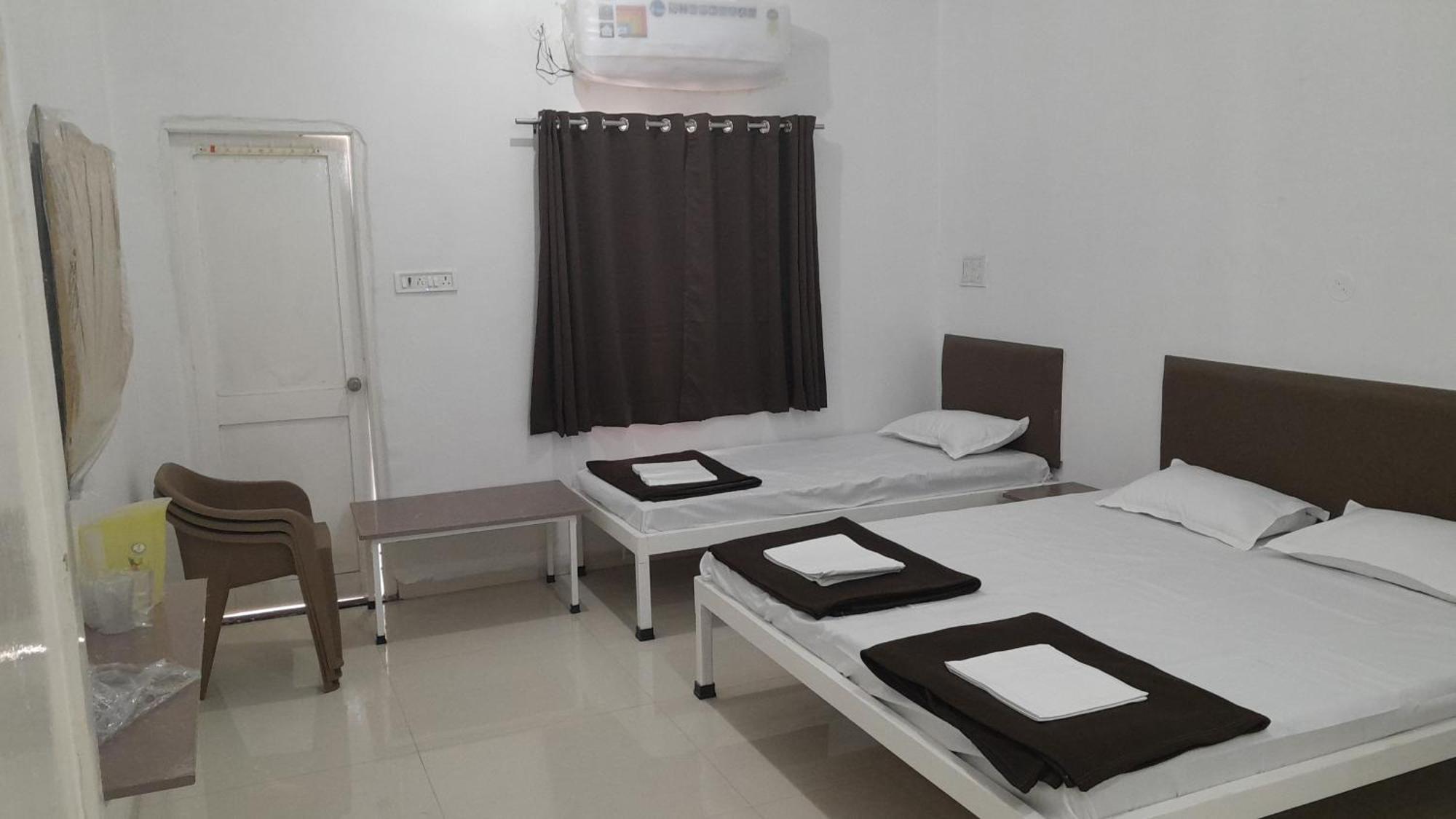 Hotel Gulati Suites Washim Экстерьер фото